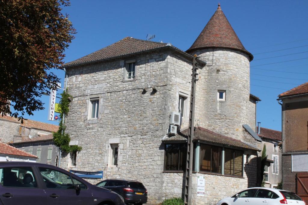 Logis Hotels- Auberge De La Tour - Hotel Et Restaurant Sauzet  Exteriér fotografie